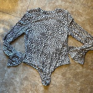 🎉2xHP🎉 Kittenish Cheetah Print Bodysuit